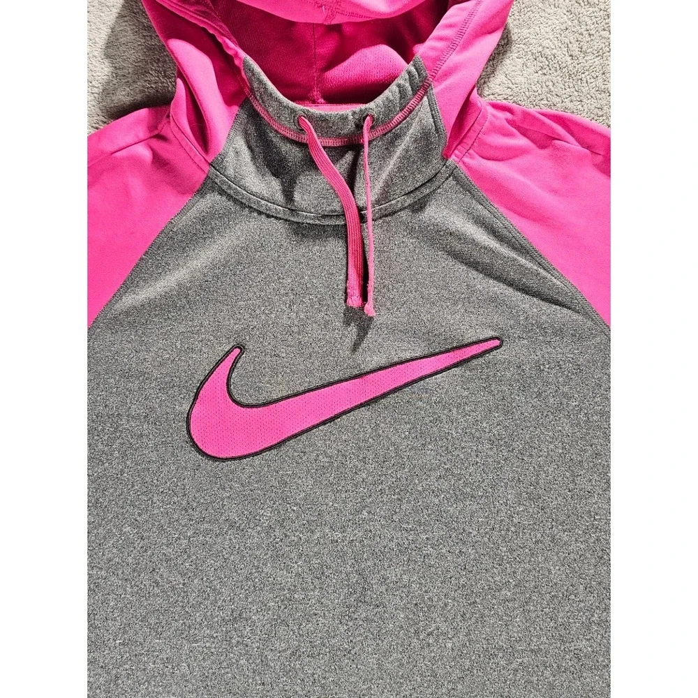 Nike Therma-FIT Hoodie Womens Grey Pink Colorblock Swoosh Funnel Neck Sweatshirt